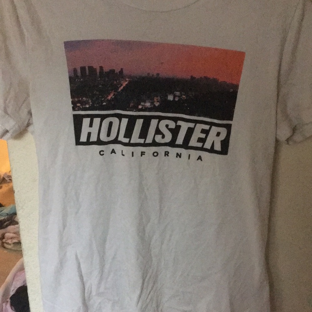 Hollister California sunset shirt on the color white